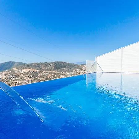 Sleeps 9 With Pool Air Con And Wifi فيلة *