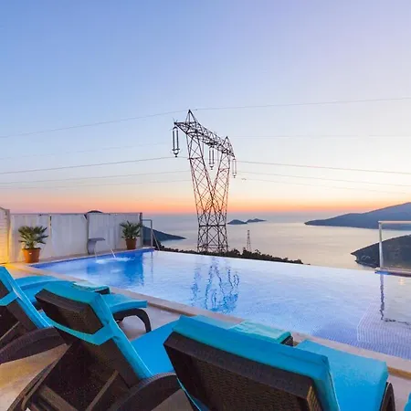 فيلة Sleeps 9 With Pool Air Con And Wifi