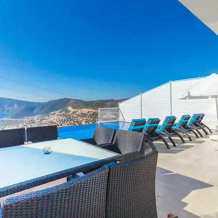 Sleeps 9 With Pool Air Con And Wifi
